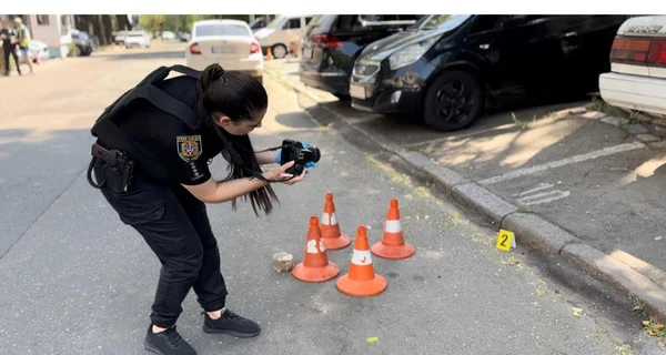 В центре Одессы два автомобиля преследовали и обстреляли BMW