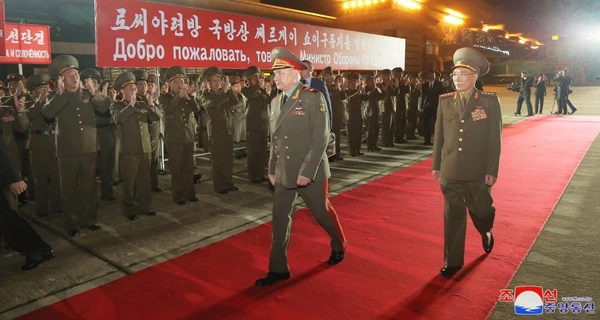 Шойгу прилетел в Пхеньян праздновать 70-летие 
