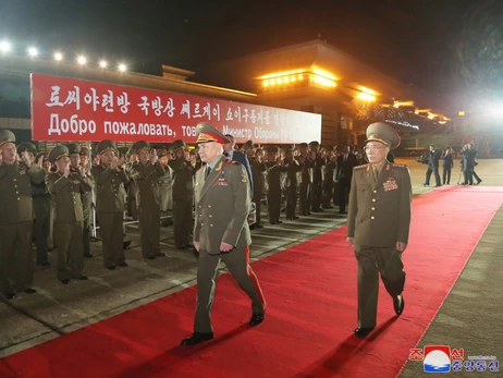 Шойгу прилетів до Пхеньяну святкувати 70-річчя “перемоги КНДР” 