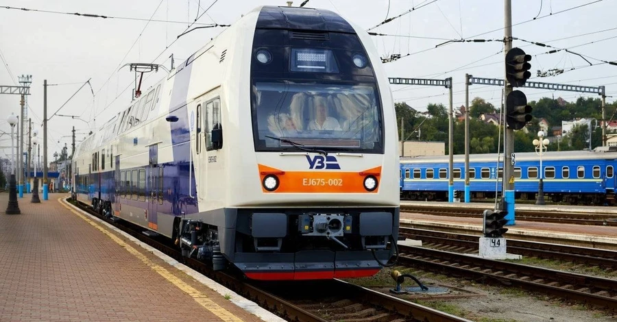 Укрзалізниця запустила додатковий поїзд з Києва в Карпати
