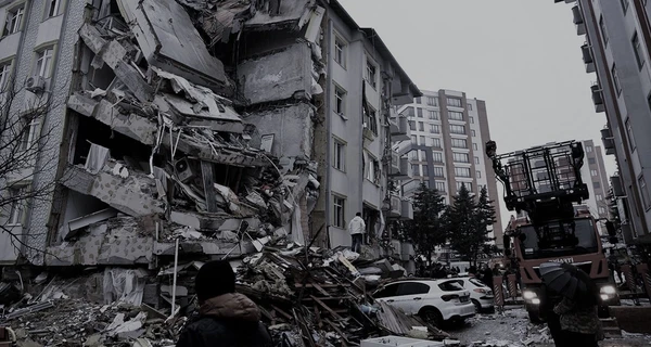 В Мариуполе нашли еще одно стихийное захоронение мирных жителей 