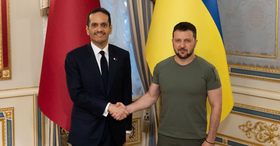 Зеленский встретился с премьером Катара, который впервые прибыл в Украину