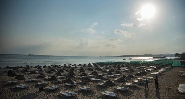 В Турции закрыли один из столичный пляжей из-за найденных на берегу десятков снарядов