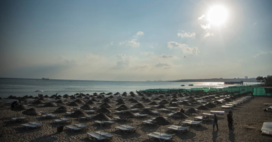 В Турции закрыли один из столичный пляжей из-за найденных на берегу десятков снарядов