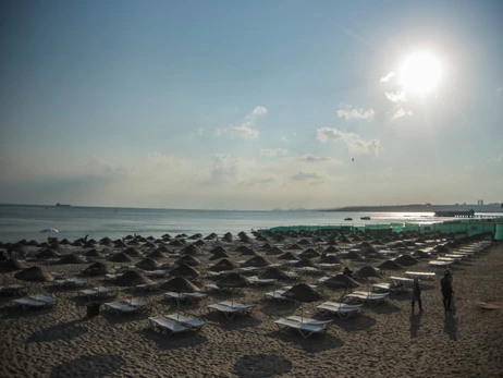 В Турции закрыли один из столичный пляжей из-за найденных на берегу десятков снарядов
