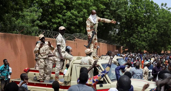 Переворот у Нігері вдарив… по Франції