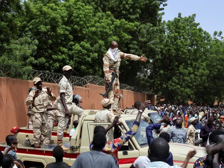 Переворот в Нигере ударил… по Франции