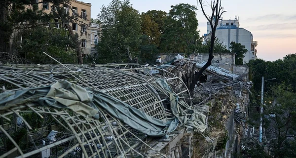 Волонтер из Норвегии получил ранения во время российского обстрела центра Херсона