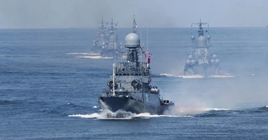 РФ вивела у Чорне море 15 кораблів, можливі провокації