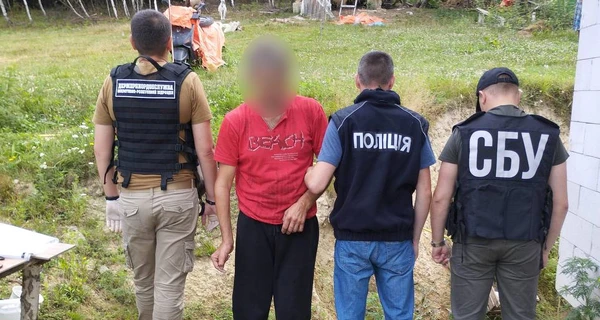 Пограничники разоблачили в двух регионах схему продажи похищенного на фронте вооружения