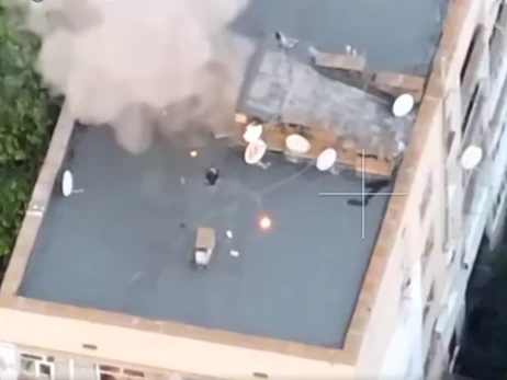 В Олешках завдали удару по окупантах, які запускали дрони з даху будинку