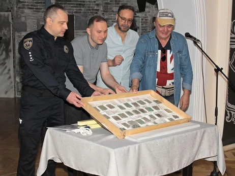 В Музей истории Украины передали пояс готов III века, незаконно проданный на аукционе