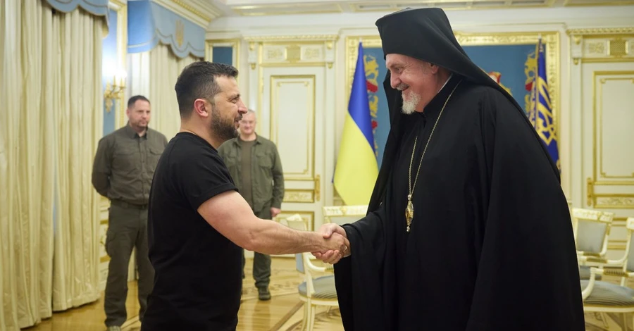 Зеленський зустрівся з митрополитом Халкедонським Еммануїлом та запросив Вселенського патріарха в Україну