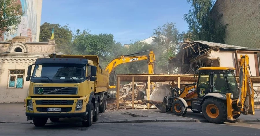 Депутат Київради повідомила, що на Подолі заради забудови знесли будинок ХІХ століття