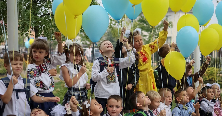 Українські школярі за кордоном будуть навчатися за новою 