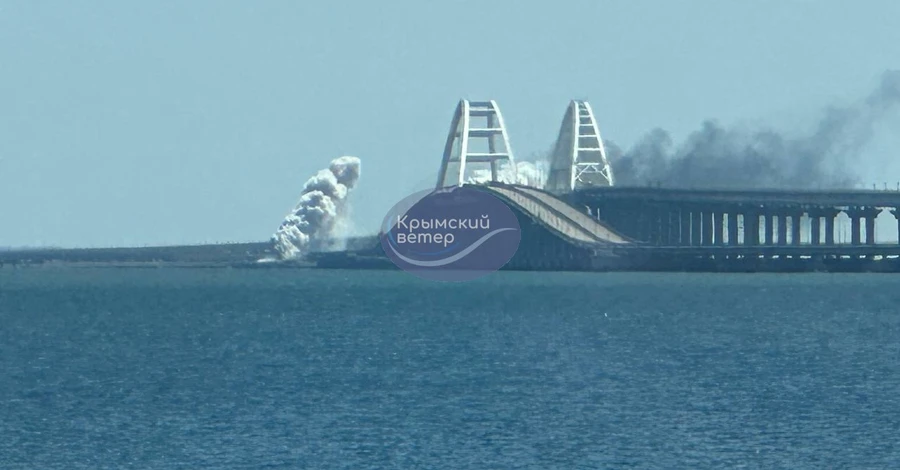 Две ракеты пытались атаковать Крымский мост, заявили оккупанты