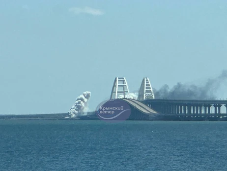 Две ракеты пытались атаковать Крымский мост, заявили оккупанты