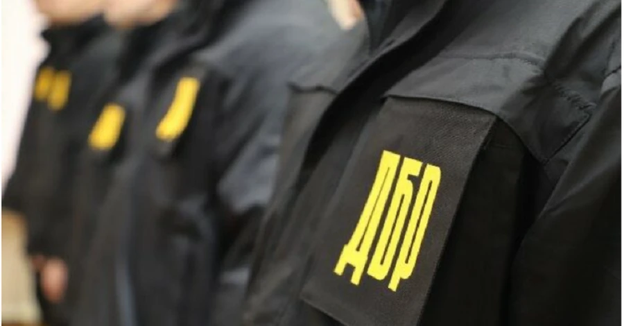 В Черкасской области двое правоохранителей избили подозреваемого в лесу