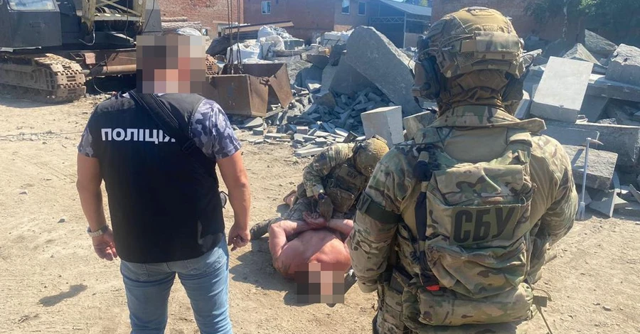 Правоохранители задержали на Житомирщине рэкетиров, требовавших деньги с военных ВСУ