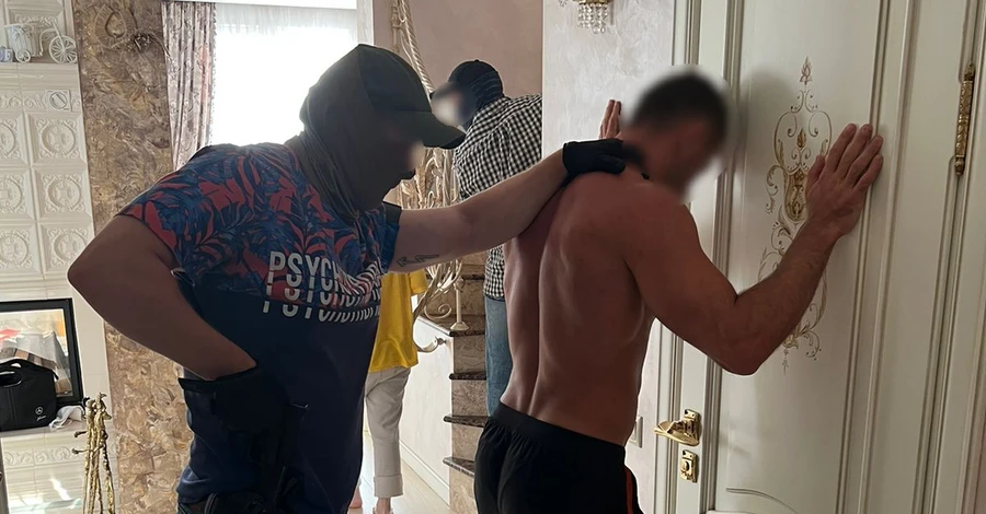 На Київщині у двох експравоохоронців вилучили рекордний за останні роки обсяг наркотиків