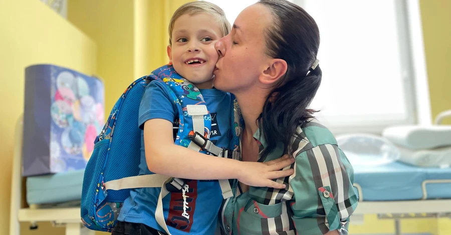 Львовские медики пересадили почку 7-летнему мальчику в день его рождения