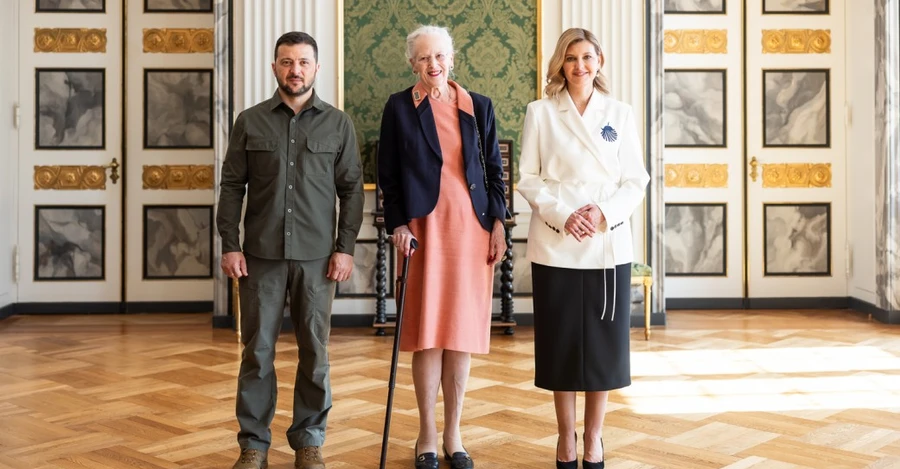 Зеленська на зустріч із королевою Данії обрала жакет-кімоно з вишивкою