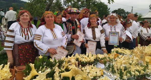 Майстриня зі столиці сирних коників: На ювілеї ліпимо солоні торти, а на весілля - короваї