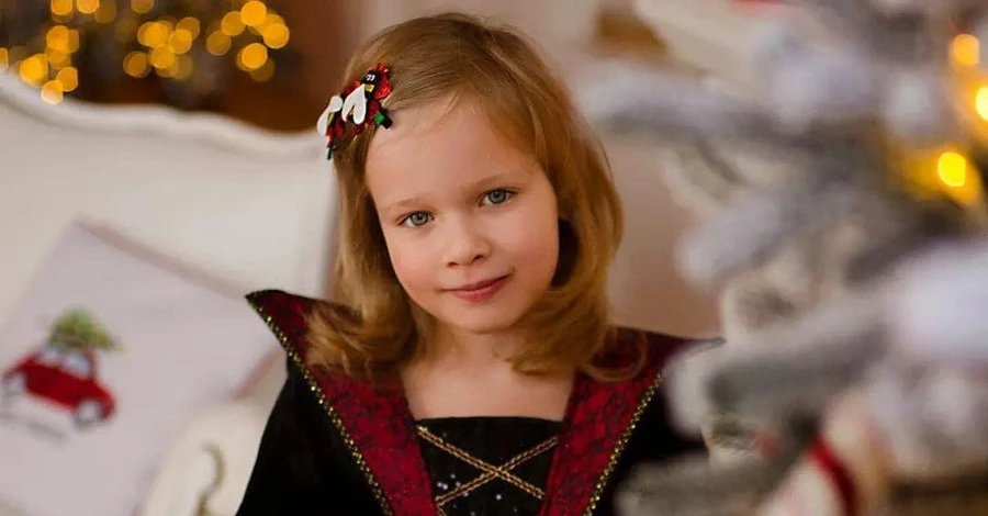 У Чернігові попрощалися з 6-річною Софійкою, яка загинула під час ракетного удару