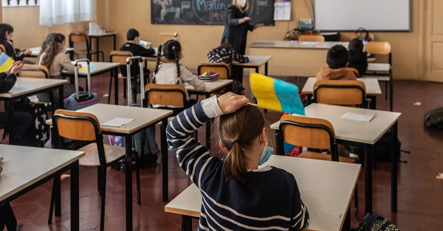 Новий навчальний рік за кордоном: що зміниться для українських школярів 