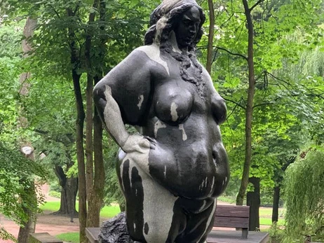 У Львові вандали зіпсували скульптуру 