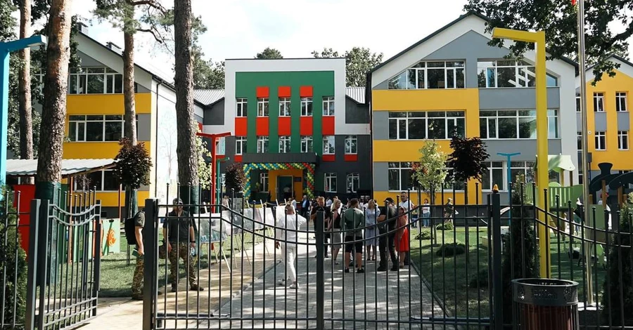 Президент Науседа открыл в Ирпене детсад, отстроенный за литовские деньги