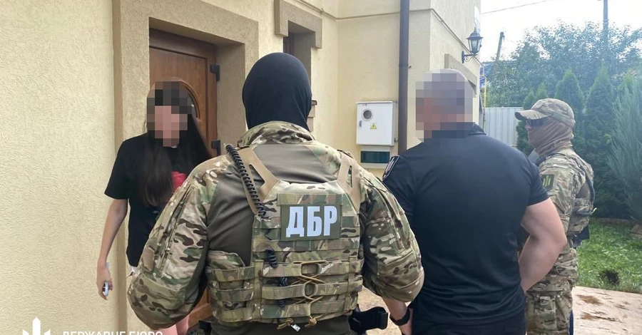 ДБР заявило, що українських футболістів фіктивно зарахували на військову службу