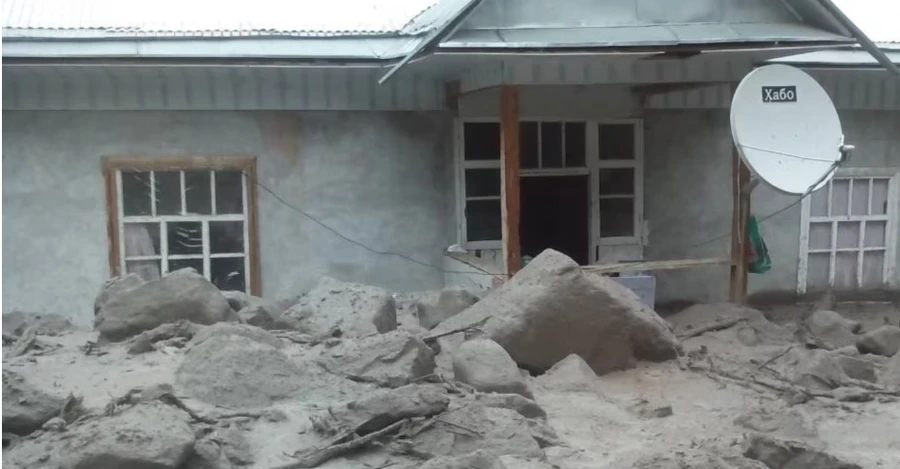 У Таджикистані через сильні зливи загинули 13 людей