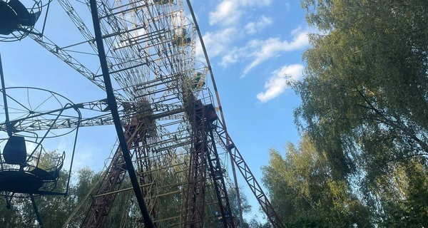 В Тенополе остановилось смотровое колесо с детьми – пришлось вызывать спасателей
