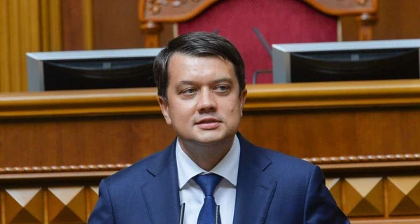 Разумков опередил Зеленского и подал в Раду законопроект, приравнивающий коррупцию к госизмене