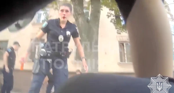 У полицейской, пострадавшей во время смертельного инцидента в Днепре, сломан нос и переломы костей лица