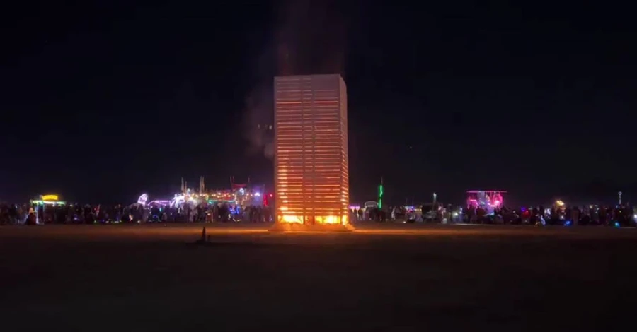 На Burning Man 2023 сожгли украинскую скульптуру, чтобы 