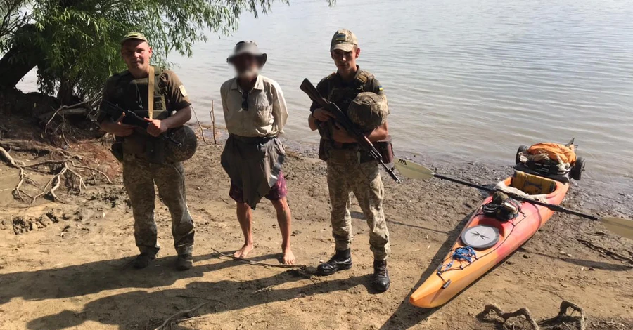 Американець випадково заплив до Одеської області, подорожуючи на каяку Дунаєм