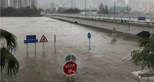 В Китае из-за супертайфуна эвакуировали 900 тысяч человек