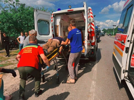 На Рівненщині сталася масштабна ДТП - загинула дитина, 8 поранених