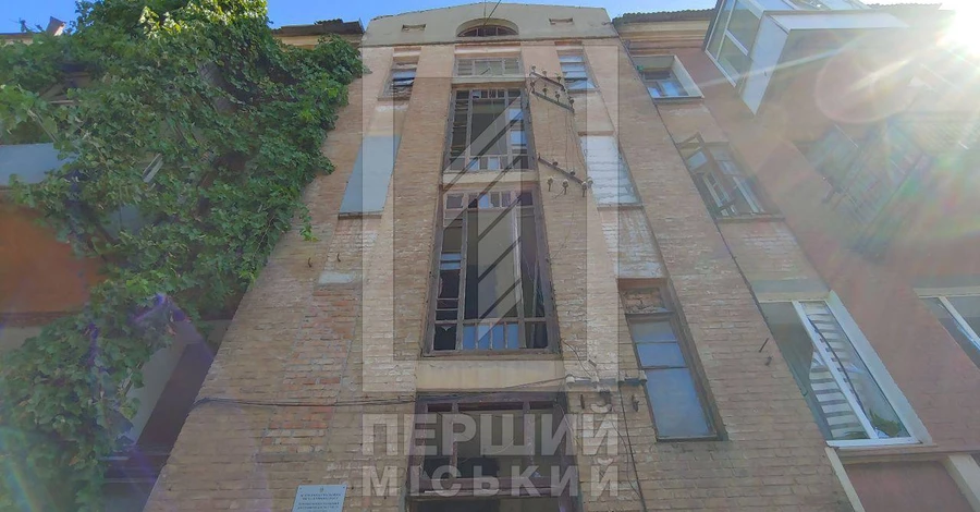 В Кривом Роге в результате удара РФ поврежден жилой дом 1️9️2️7️ года в стиле конструктивизма