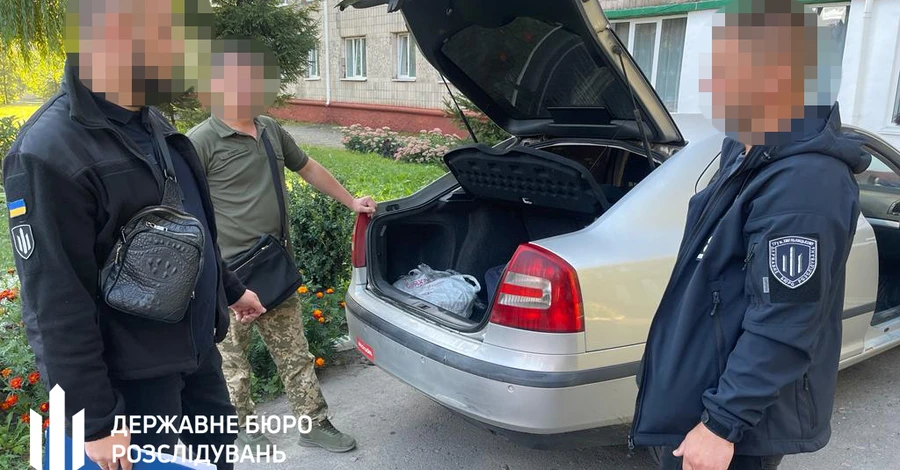 В Ровно разоблачили чиновника военкомата, который поставлял наркотики своему шефу