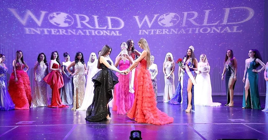 Победительница Mrs. World International 2023 из Херсона рассказала, почему в финале держала за руки россиянку