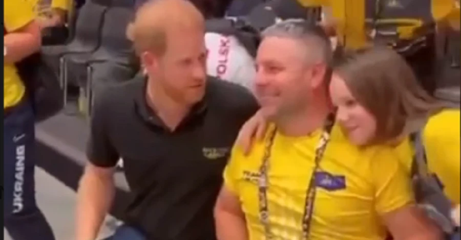 Принц Гаррі став на коліно поряд з українським захисником на Іграх нескорених