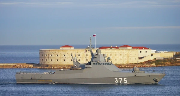 Силы обороны ударили по двум патрульным кораблям РФ типа 