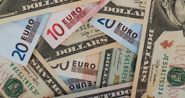 Курс валют на 18 сентября: сколько стоят доллар, евро и злотый