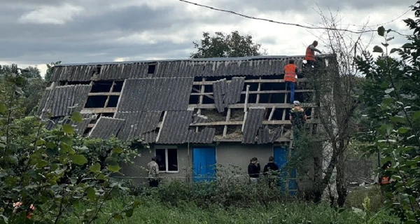 Росіяни вранці обстріляли Хмельниччину, пошкоджені будинки та залізниця