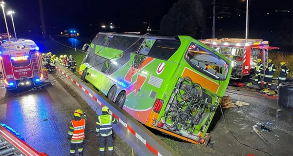 В Австрии перевернулся автобус с пассажирами, среди пострадавших есть украинцы