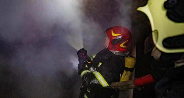 Утром РФ ударила по Дрогобычу тремя ракетами, на месте попаданий пожары