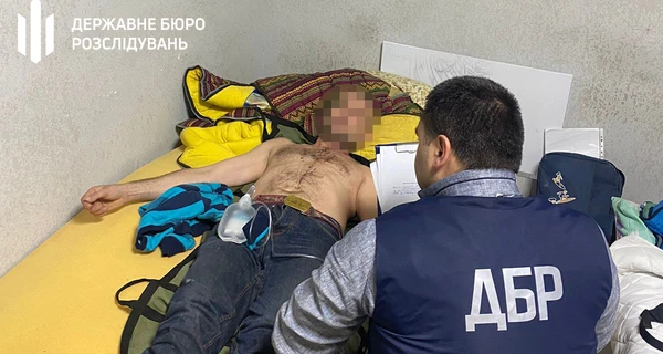 ГБР задержало двух сотрудников военкомата Самбора, которые издевались над мужчиной